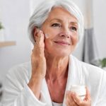 Meilleure crème anti-rides yuka : guide d’achat pour les femmes seniors